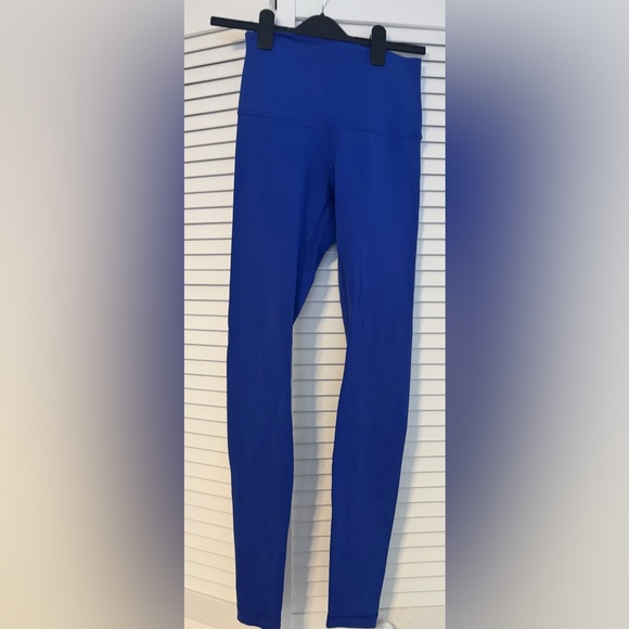 Lululemon Wunder Under Pant Full-On Luon 28"
Harbor Blue Size 6 - Picture 4 of 10